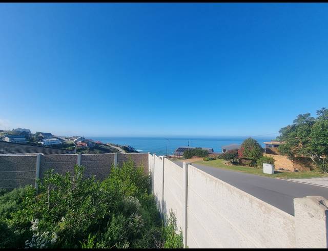 1,025M² VACANT LAND FOR SALE IN DANA BAY